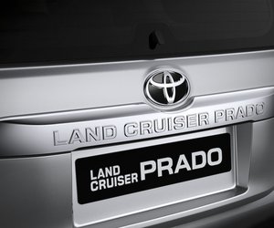 Đánh giá xe Toyota Land Cruiser Prado 2018