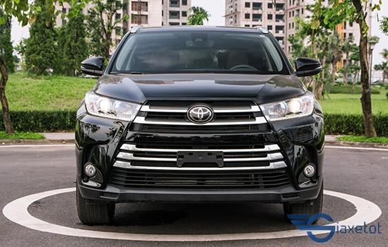 phần đầu xe toyota highlander màu đen