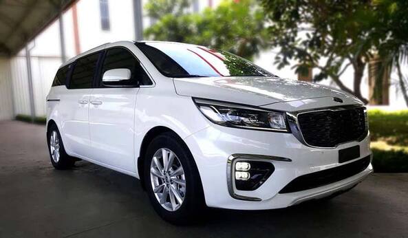 Sedona là chiếc xe SUV 7 có diện mạo sang trọng, lịch lãm với phần đầu xe nổi bật lưới tản nhiệt