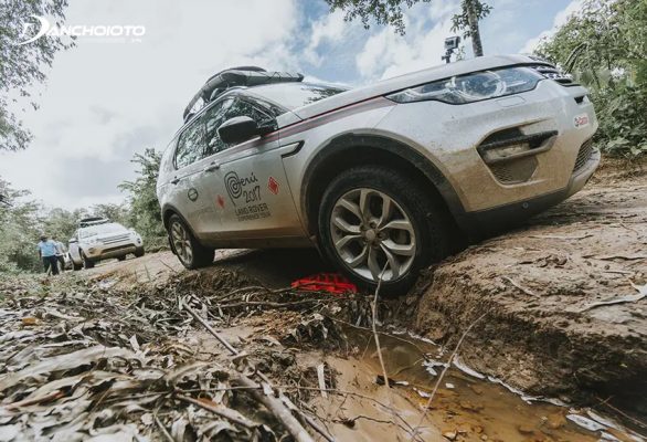 Khi off road, đi đường lầy lội thì nên tắt cân bằng điện tử