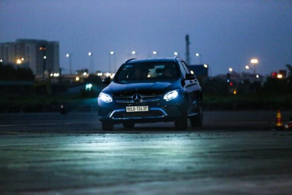 Công nghệ đèn thông minh MULTIBEAM LED của Mercedes - Vietnam Auto -Chuyên Trang Thông Tin Ôtô - Xe Máy