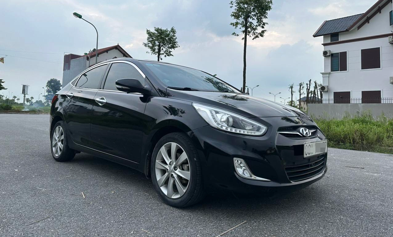 Kiểm tra kỹ tình trạng động cơ và hộp số trước khi mua một chiếc Hyundai Accent cũ 