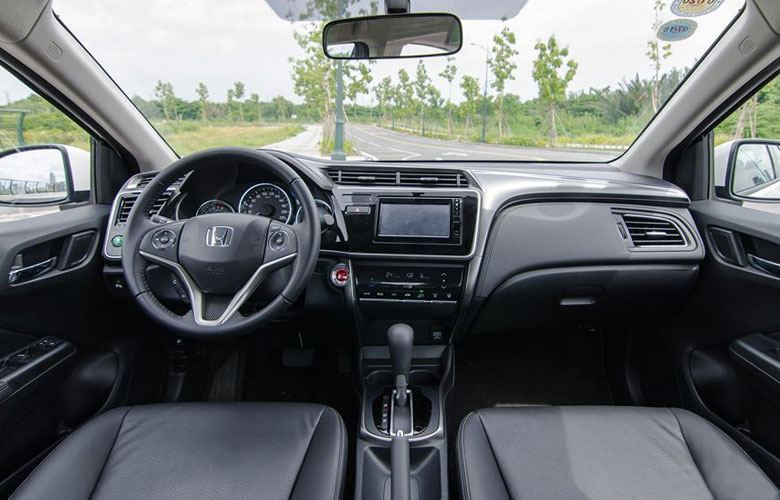 Nội thất của Honda City cũ dù thuộc phân khúc sedan hạng B nhưng lại rộng rãi hơn